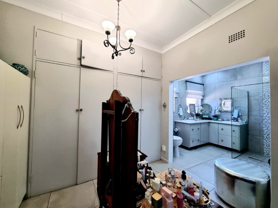 5 Bedroom Property for Sale in Monument Heights Northern Cape